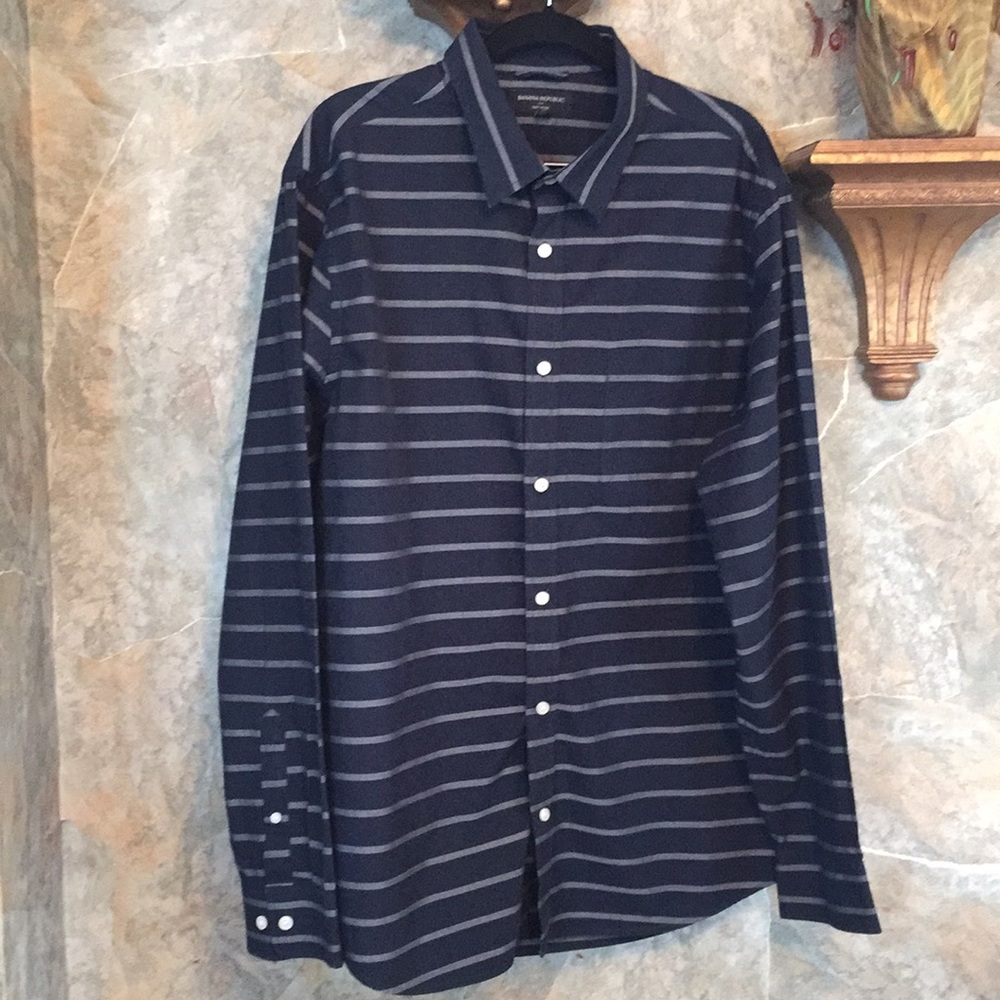 Banana republic collared button long sleeve shirt